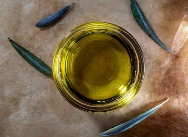 تصویر 2 از قیمت خرید روغن زیتون اصل رودبار عمده به صرفه و ارزان